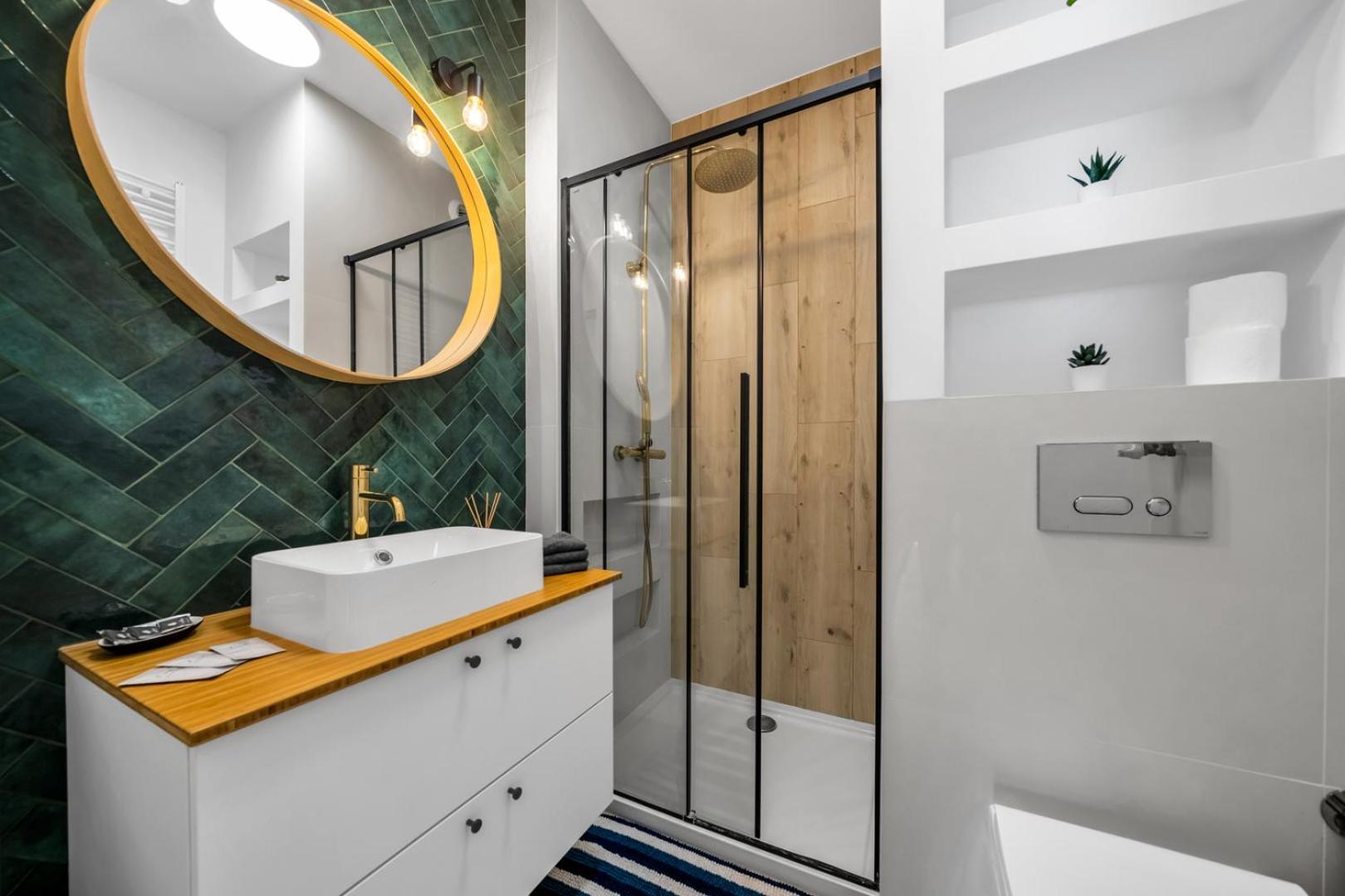 Skierniewicka Apt - Parking, Workspace, Balcony - By Rentujemy Warszawa Exteriör bild